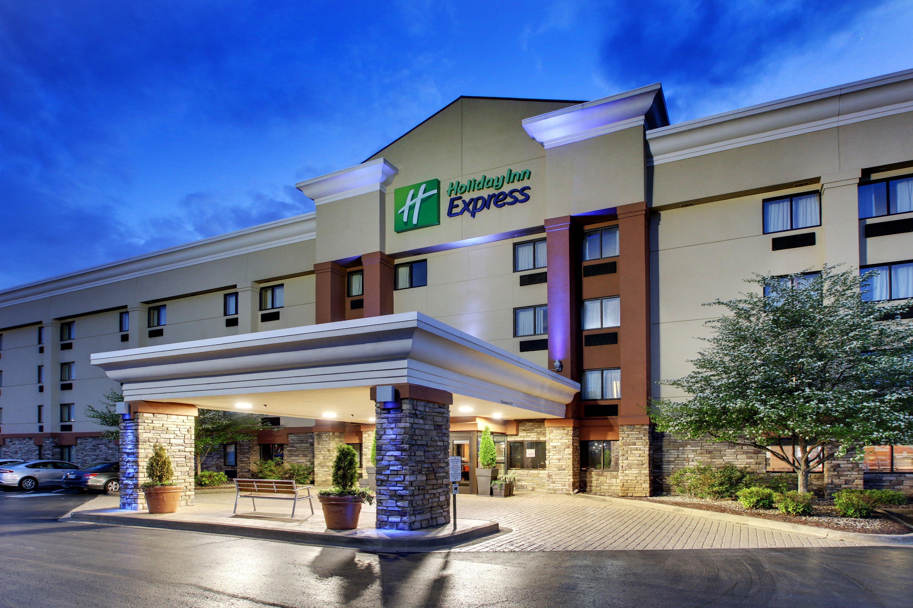 Holiday Inn Express Hotel Fort Campbell-Oak Grove By Ihg Exterior photo