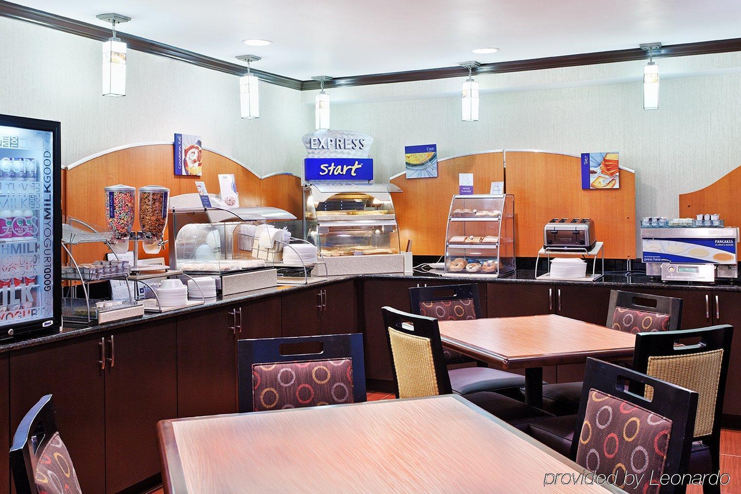 Holiday Inn Express Hotel Fort Campbell-Oak Grove By Ihg Exterior photo